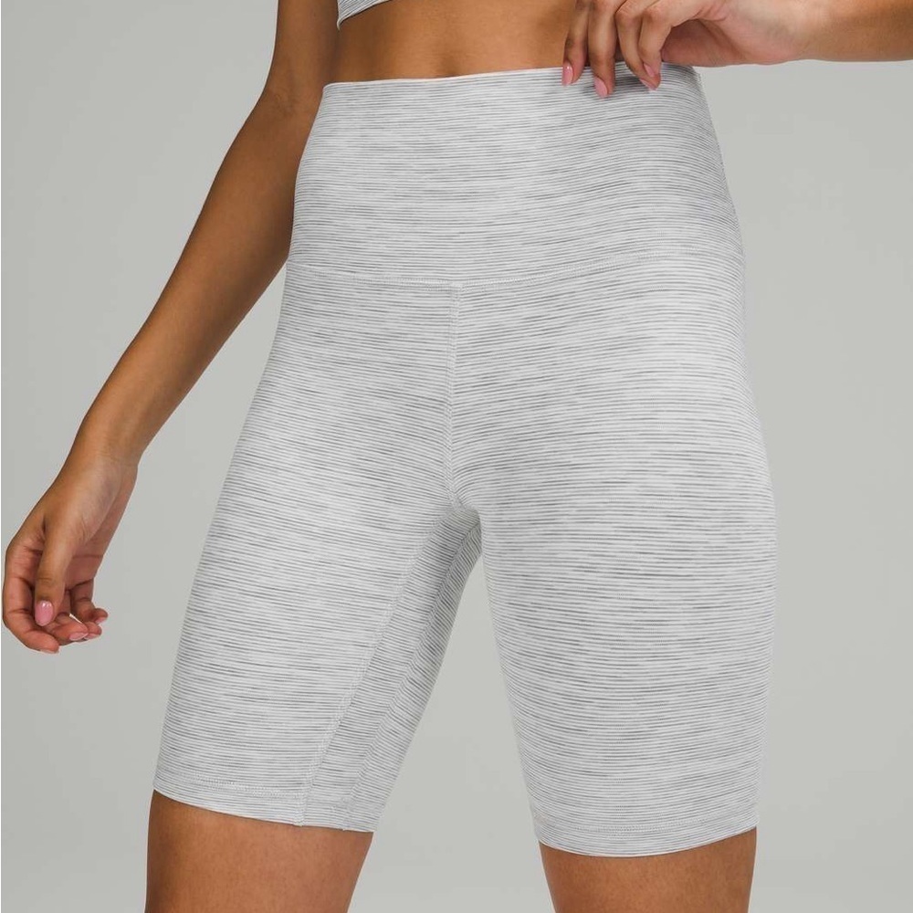 Lululemon Align Short High Rise 10” - Picture 3 of 9